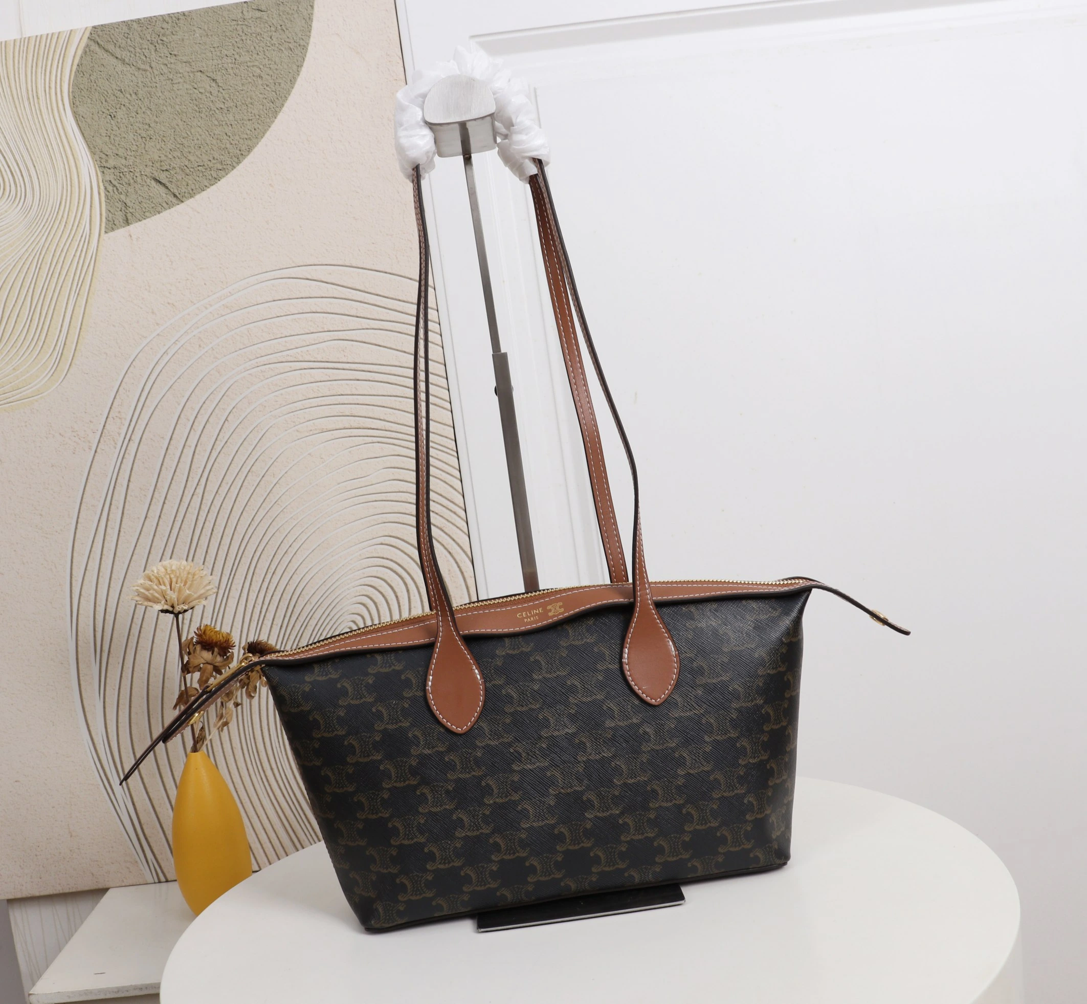 Celine セリーヌ バゲットバッグ サイズ:26×19×8cm 型番:8117(Sサイズ)