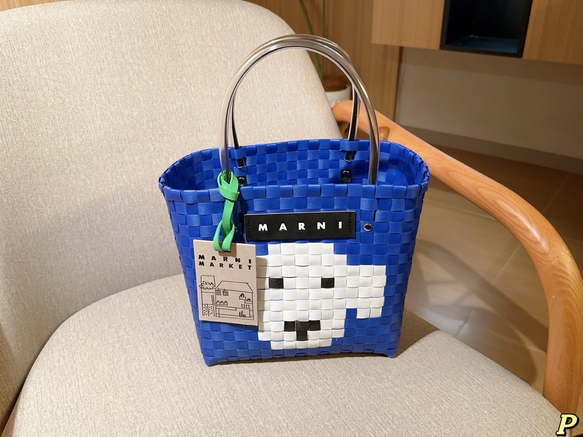 マルニ(Marni) 新作限定「動物園」シリーズ ショッピングバスケット ママバッグ 編み込みバッグ サイズ:22×22×14