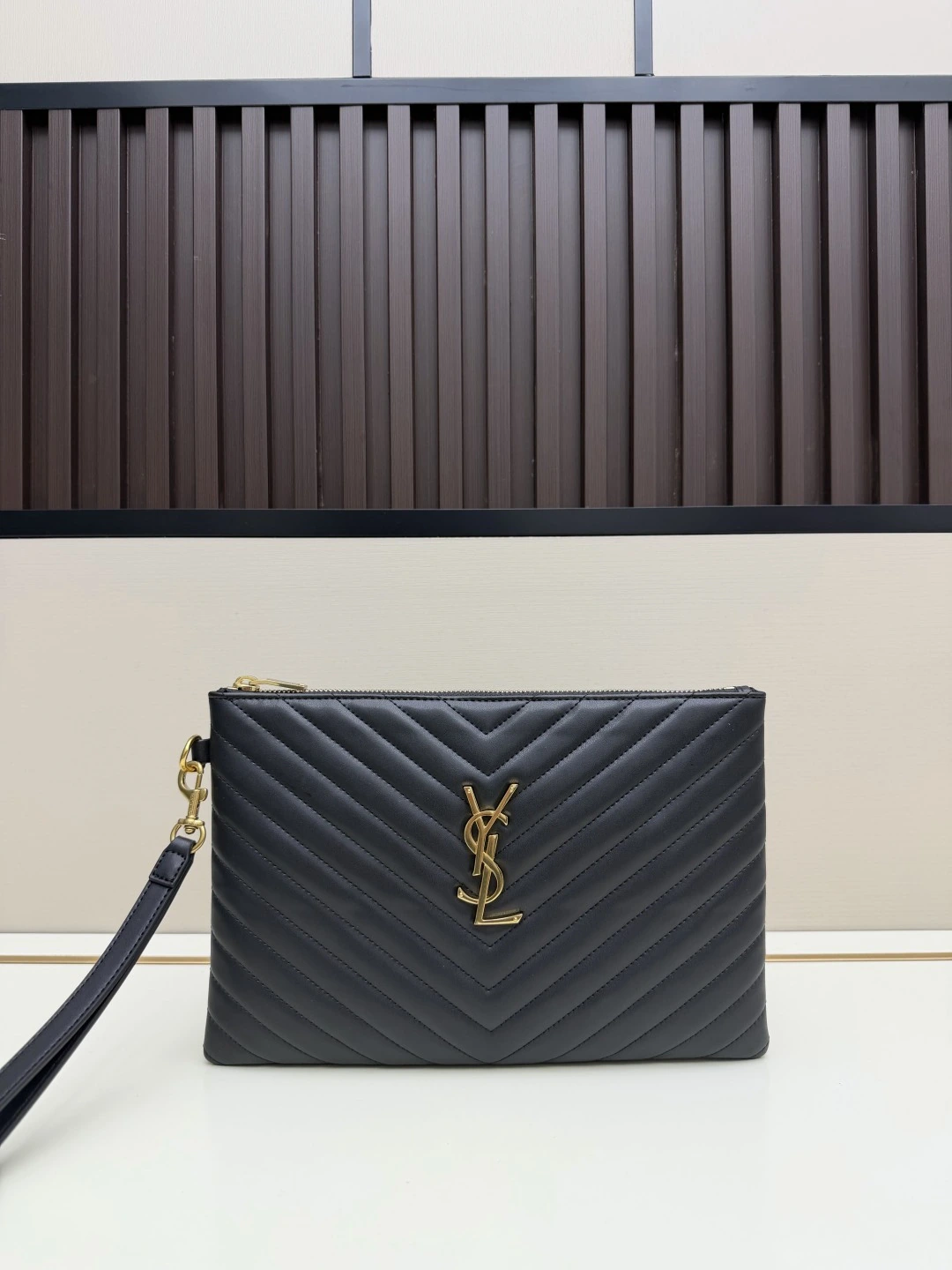 💎 💎 YSL❣市場で唯一のオリジナルパターン・金型によるオーダーメイド。市場で[大人気]のイヴ・サンローランの刺繍入りハンドバッグ。イタリア産カーフスキンで、手触りが最高👍。市内最速で発売。サイズ：30Cm、