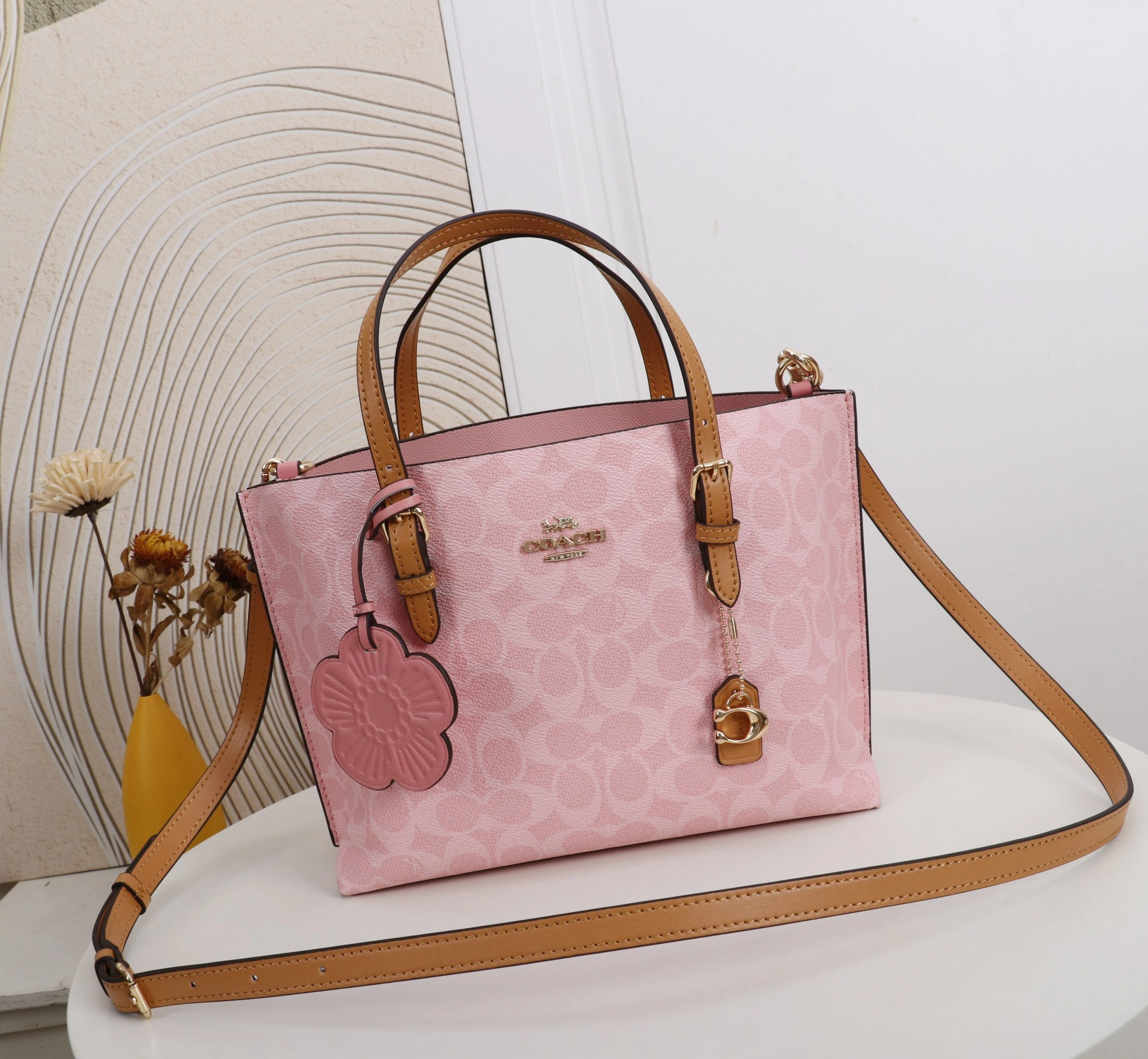 Coach コッチ・モリー 25号トートバッグ 新色 ブラッシュピンク 型番:CER24、サイズ:25×19×12.5cm
