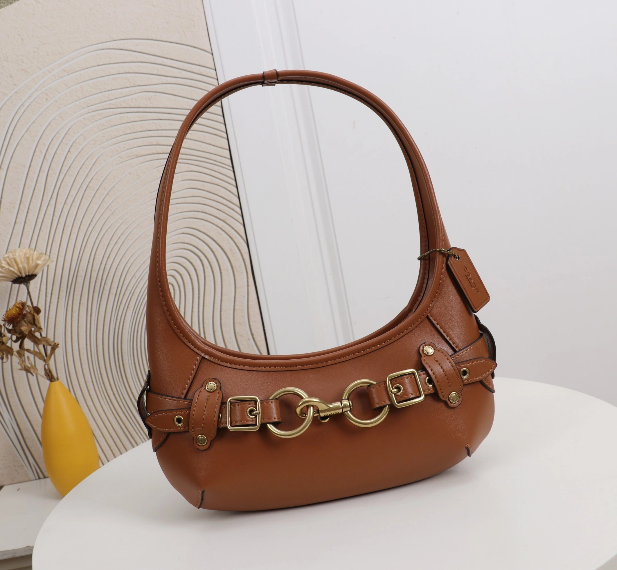 Coach コウチ シングルルーム アンダーアームバッグ サイズ:26.5×11×8cm 型番:CEN80