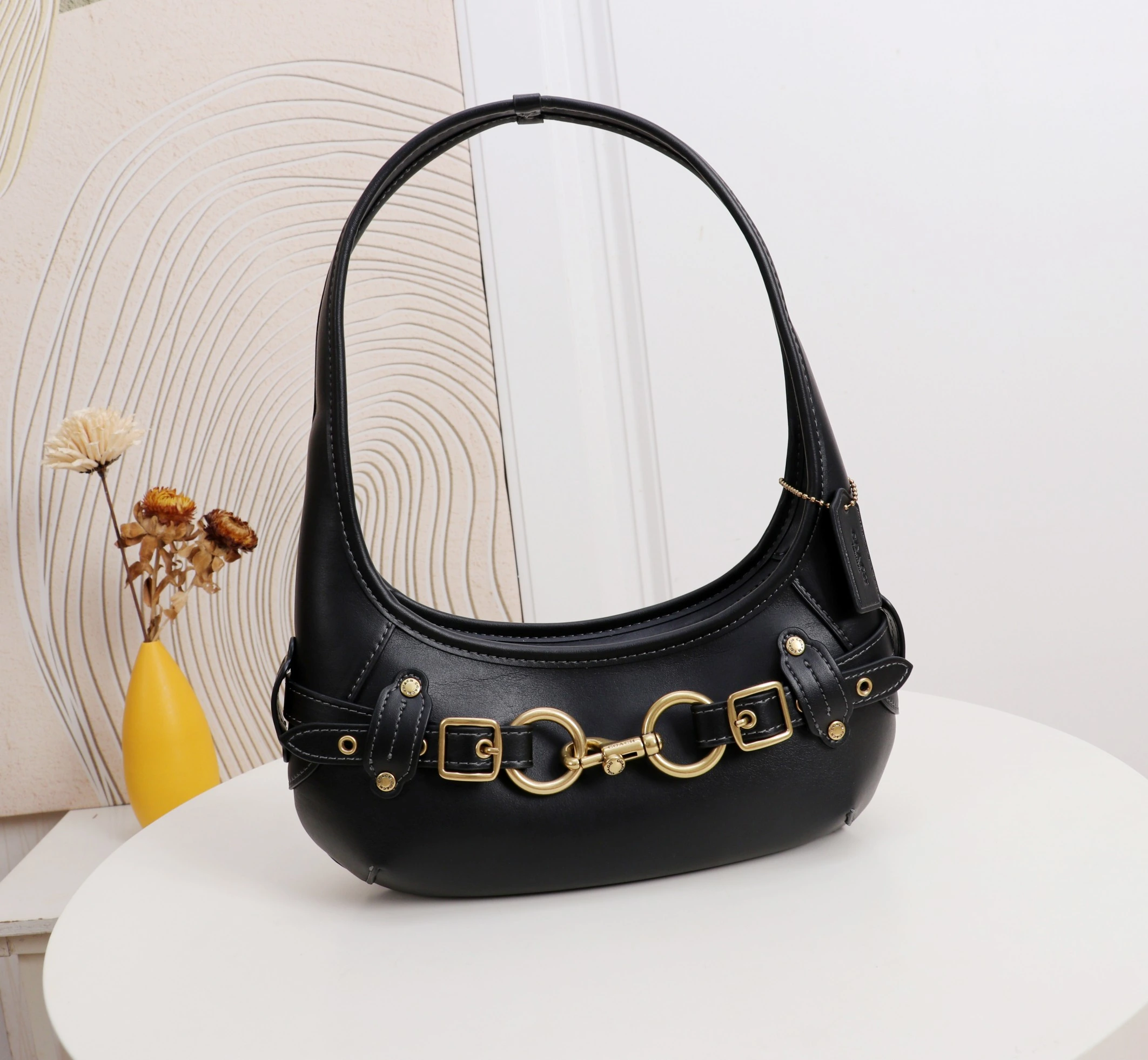 Coach コッチ シングルコンパートメント アンダーアームバッグ サイズ:26.5×11×8cm 型番:CEN80