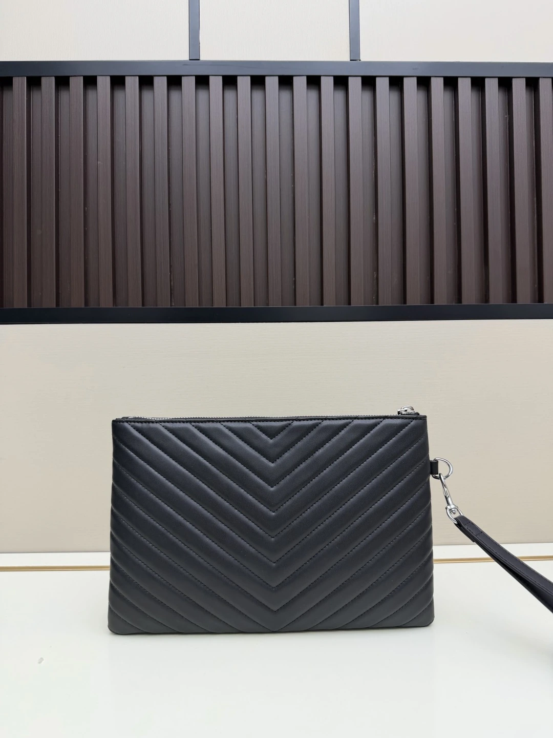 💎 💎 YSL❣市場で唯一のオリジナルパターン・金型によるオーダーメイド。市場で[大人気]のイヴ・サンローランの刺繍入りハンドバッグ。イタリア産カーフスキンで、手触りが最高👍。市内最速で発売。サイズ：30Cm、