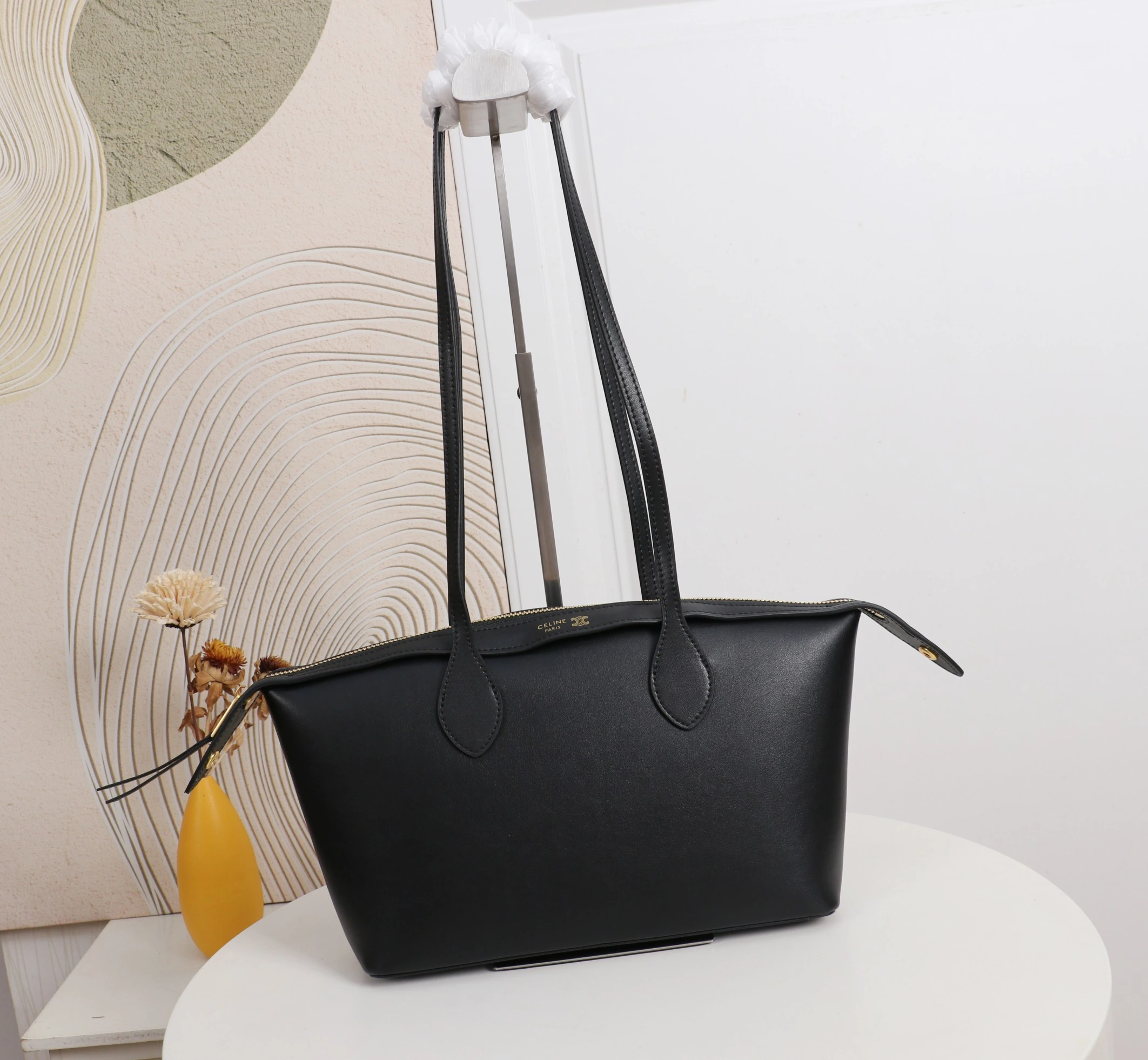 Celine セリーヌ バゲットバッグ サイズ:26×19×8cm 型番:8117(Sサイズ)