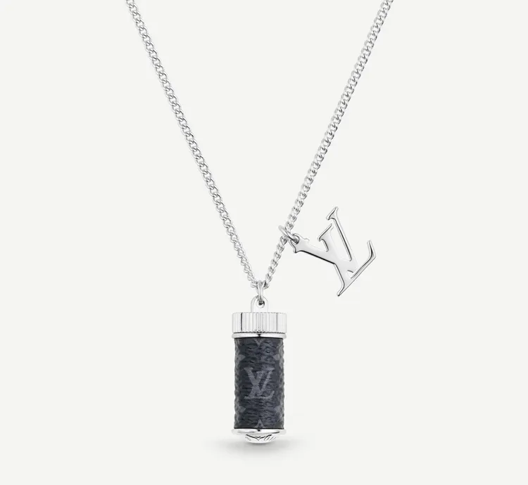Louis Vuitton(ルイヴィトン)MONOGRAM ECLIPSE ネックレス