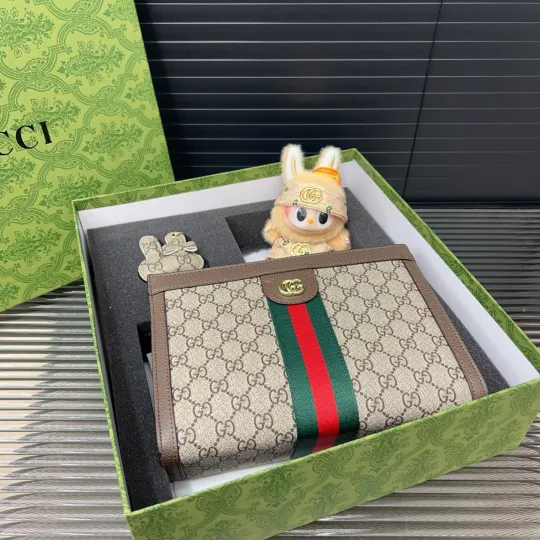 「グッチ」Gucci GG 柄クラッチバッグ+チャーム+ドール ギフトセット 限定セール 大人気販売中