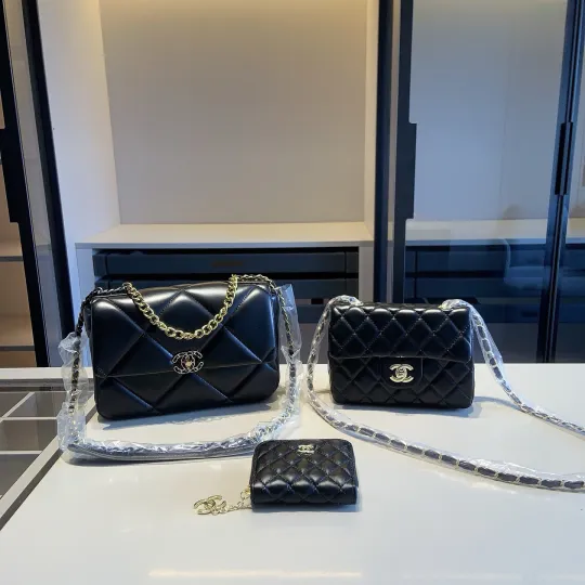 「シャネル」CHANEL 3 点セット 19 バッグ+スクエアミニ CF バッグ+財布