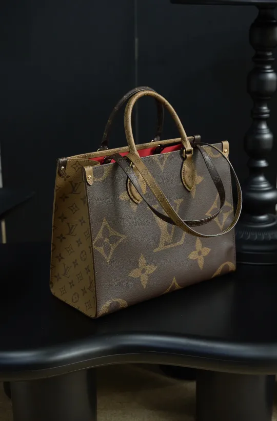 ルイ・ヴィトン「Louis Vuitton」モノグラム オントゥゴ MM トートバッグ