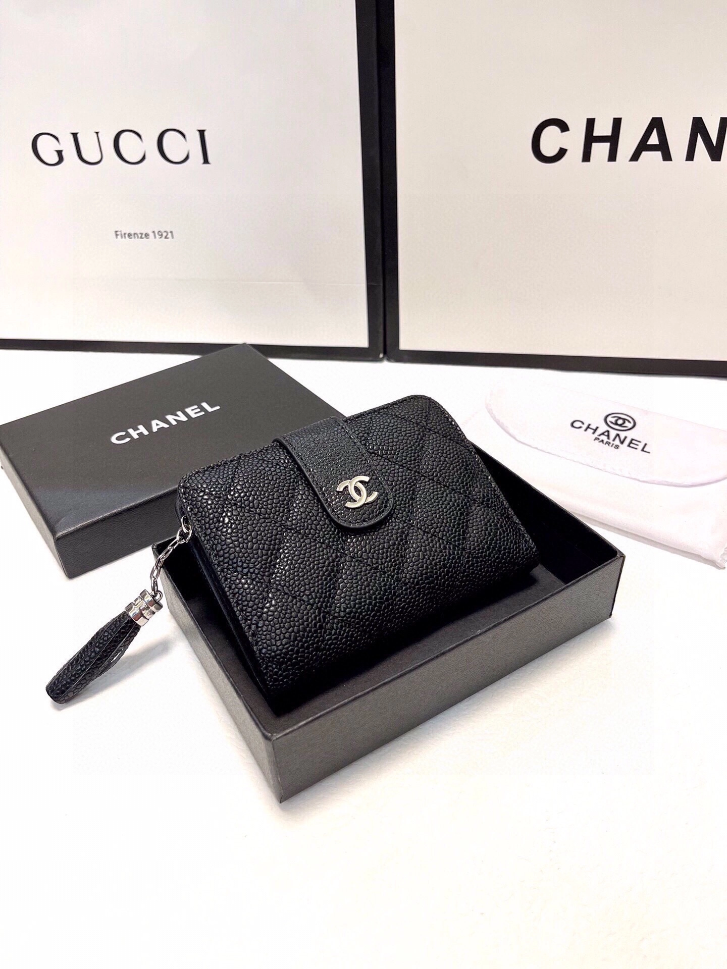 シャネル「Chanel」財布 多機能な小さな財布!