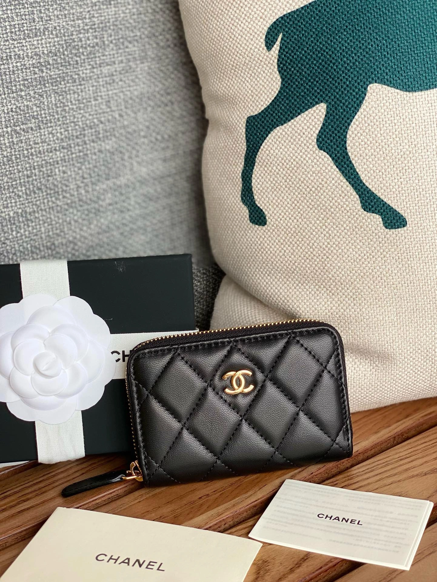 シャネル「Chanel」クラシック ペブルド カーフスキン ジップ コインパース