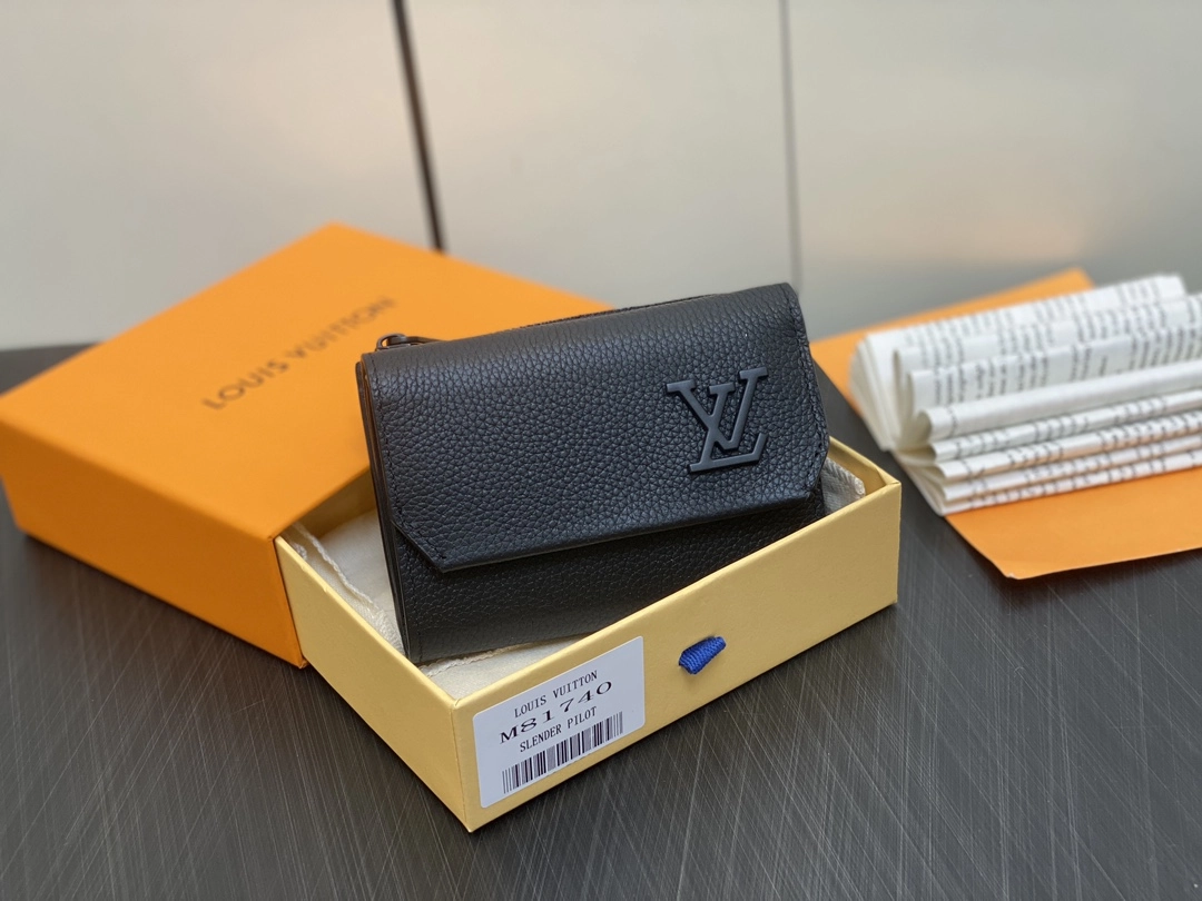 ルイ・ヴィトン「Louis Vuitton」ポルトフォイユ・パイロット