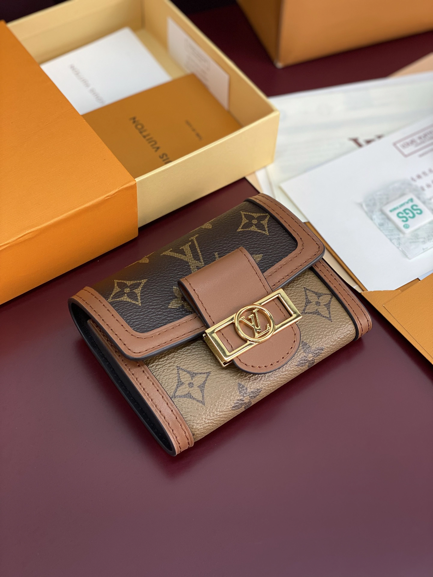 ルイ・ヴィトン「Louis Vuitton」ポルトフォイユ・ドーフィーヌ コンパクト