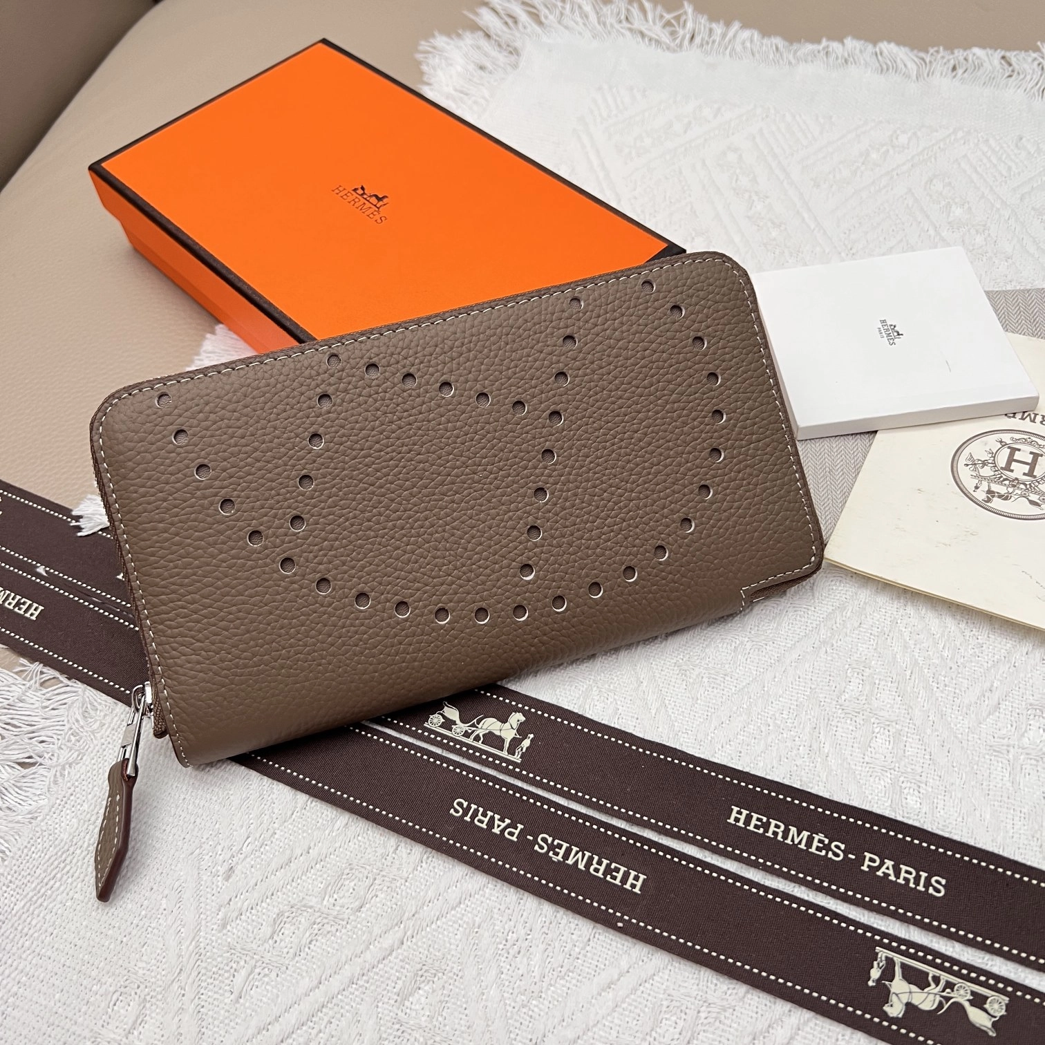 エルメス エヴリンヌ ロング ジップウォレット「Evelyne Wallet」