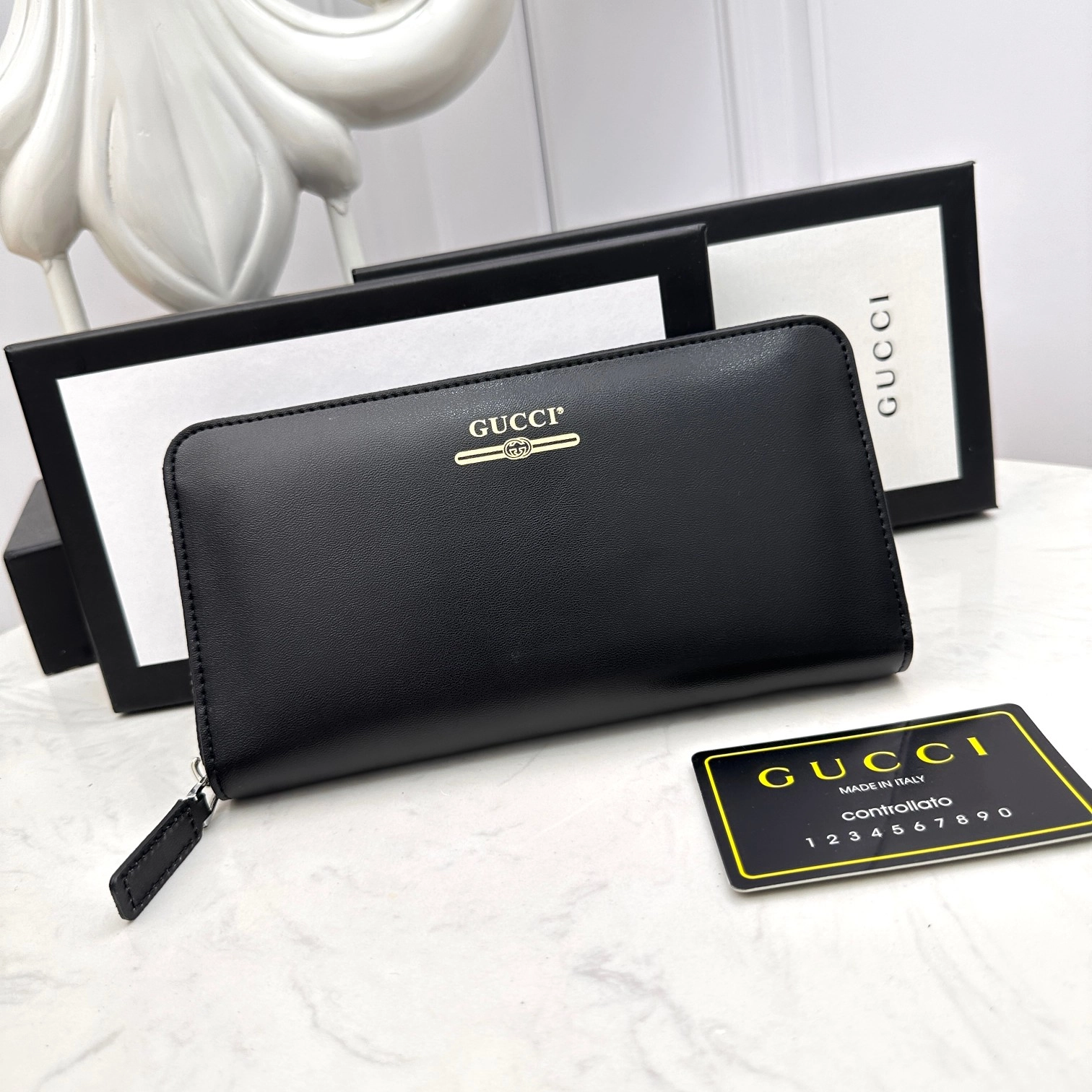 グッチ「Gucci」シグネチャー レザー ウェブ ジップアラウンドウォレット