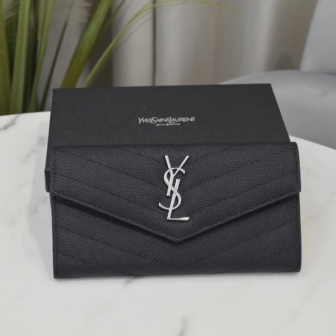 サンローラン「Saint Laurent」カサンドラ マトラッセ ラージ フラップウォレット