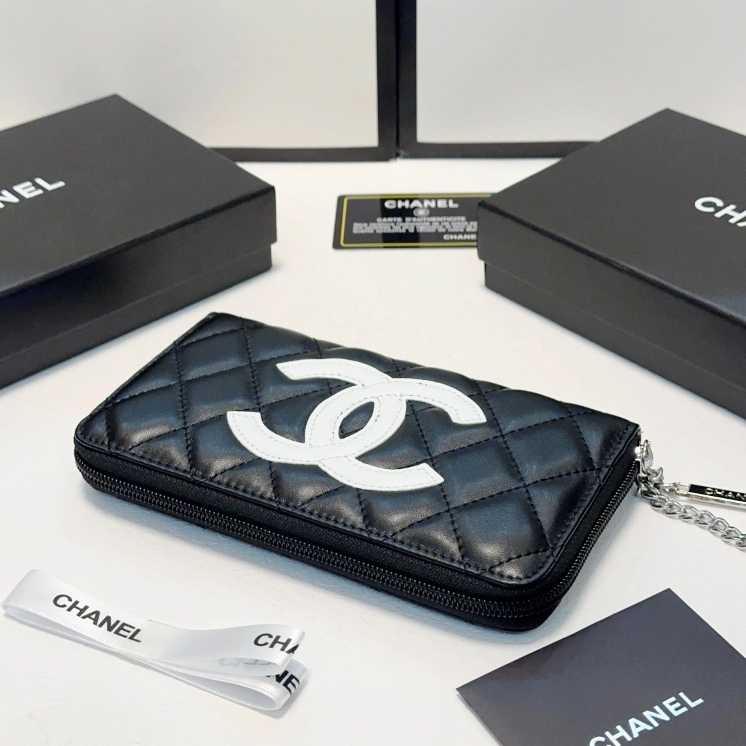 シャネル「Chanel」 ラムスキン フラップ ウォレット 財布