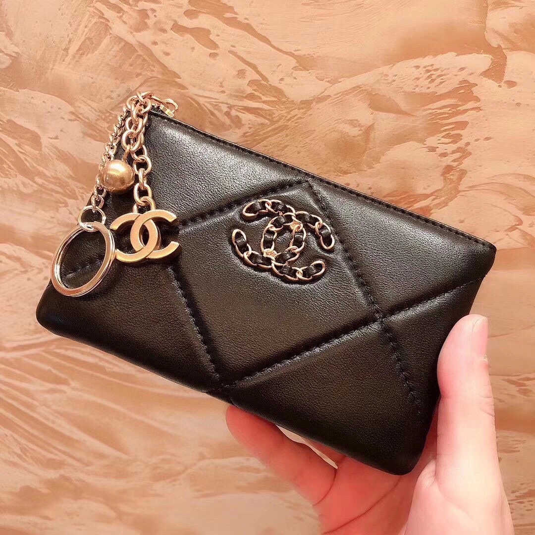 シャネル「Chanel」 ラムスキン フラップ ウォレット 財布