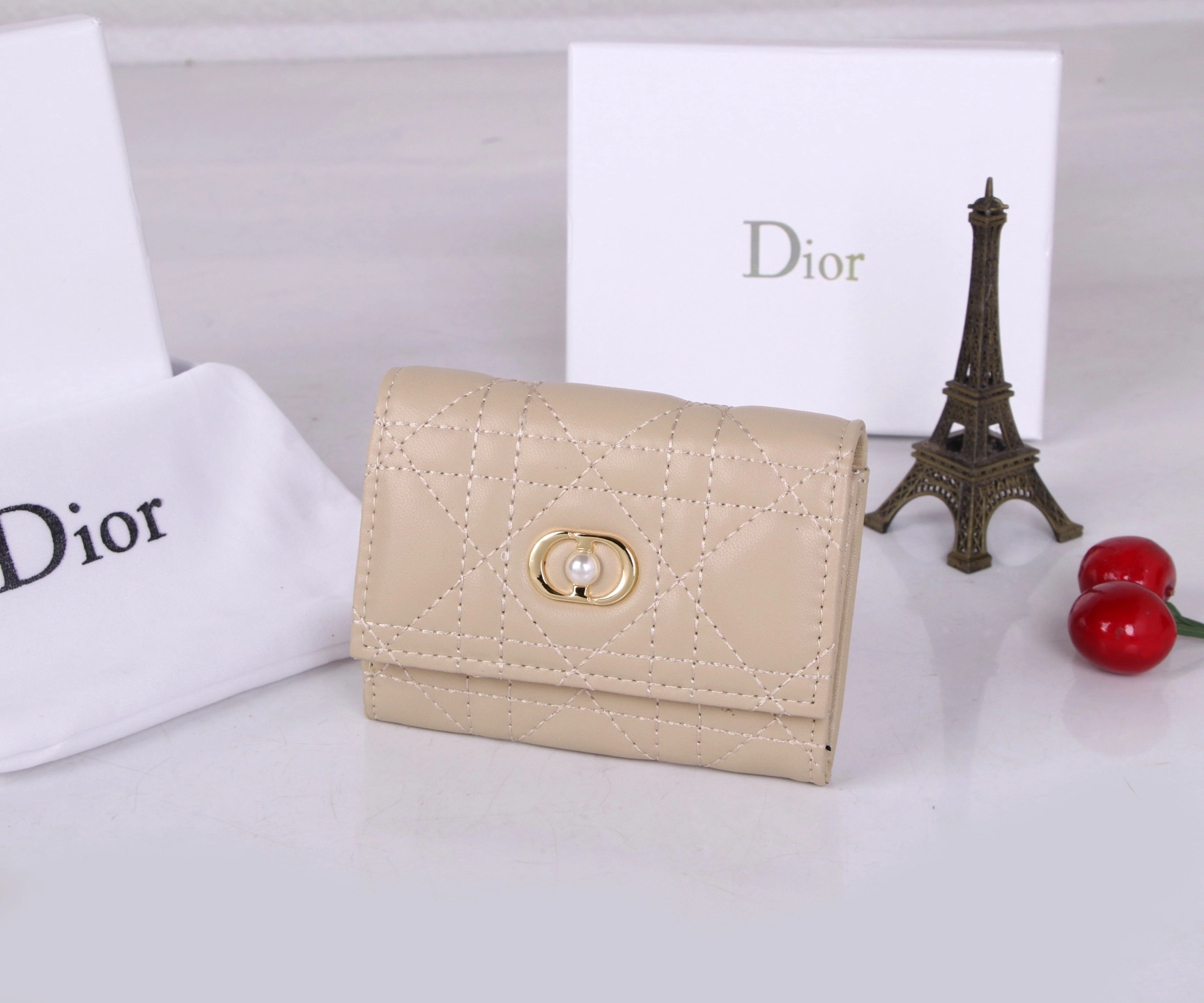 ディオール「Dior」Dior Jolie Glycine ウォレット