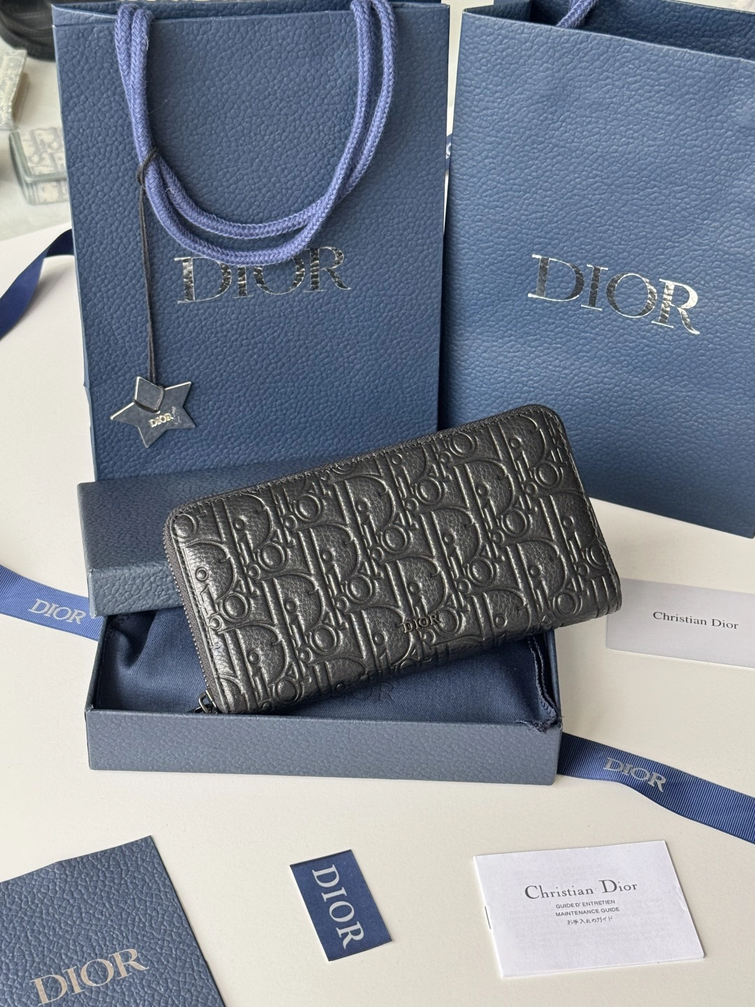 ディオール「Dior」ジップアラウンド ロングウォレット