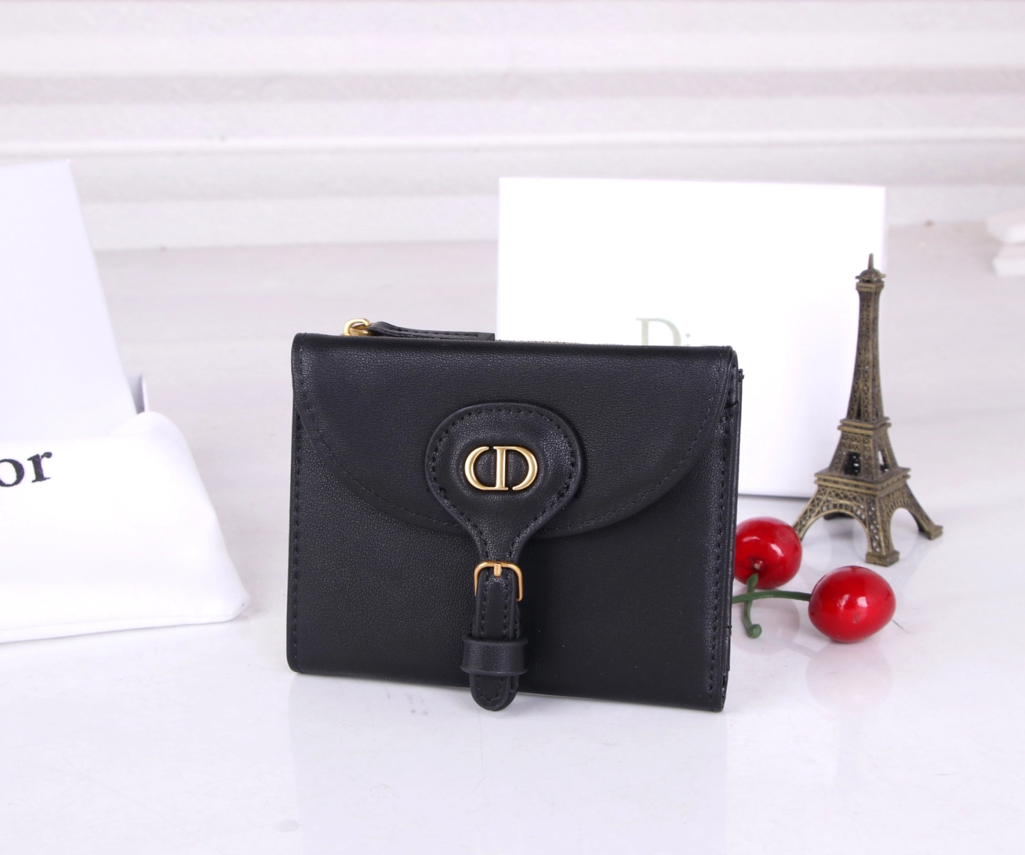 ディオール「Dior」ディオール コンパクト りウォレット 新作登場