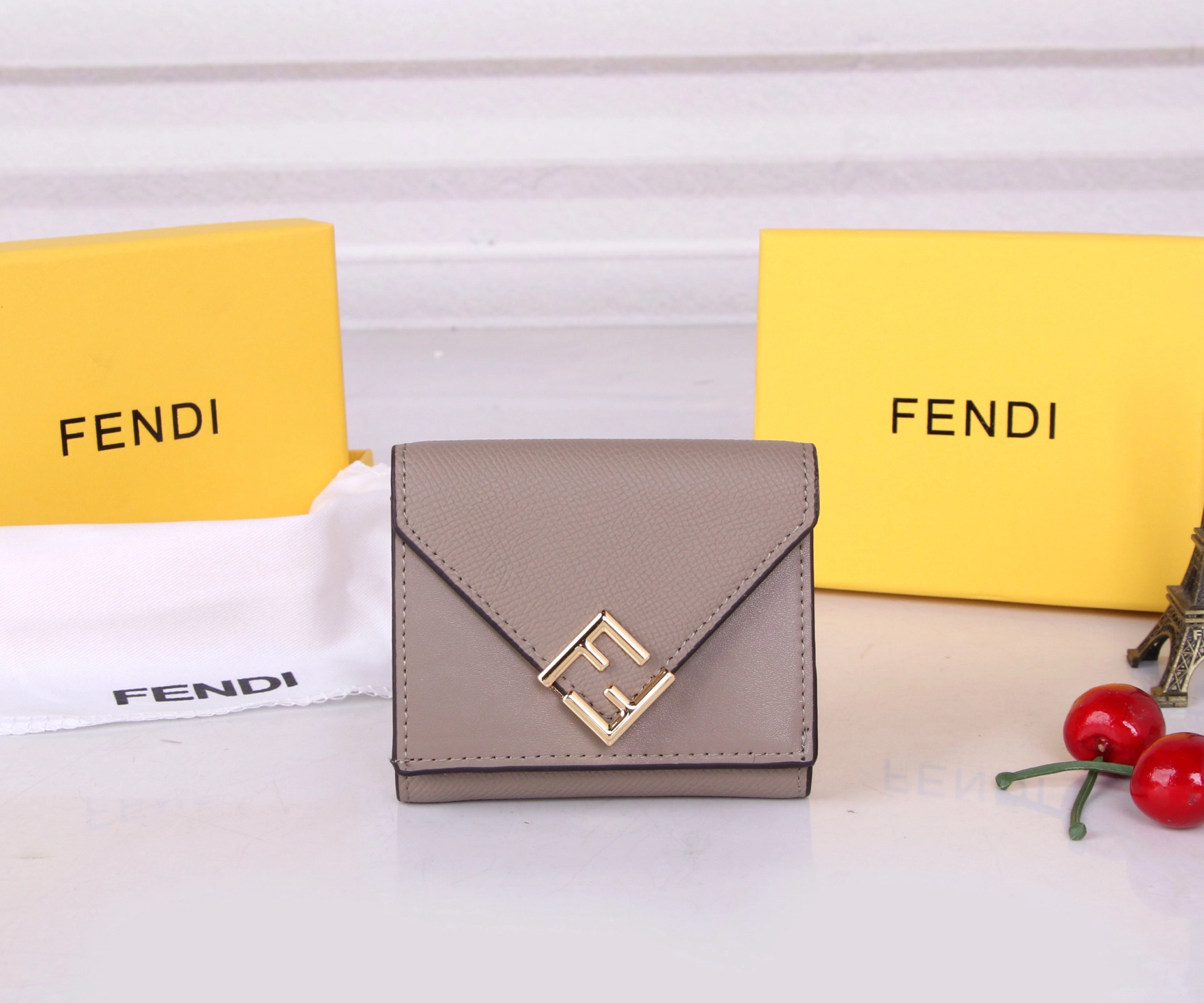 フェンディ「Fendi」FFダイヤモンド財布