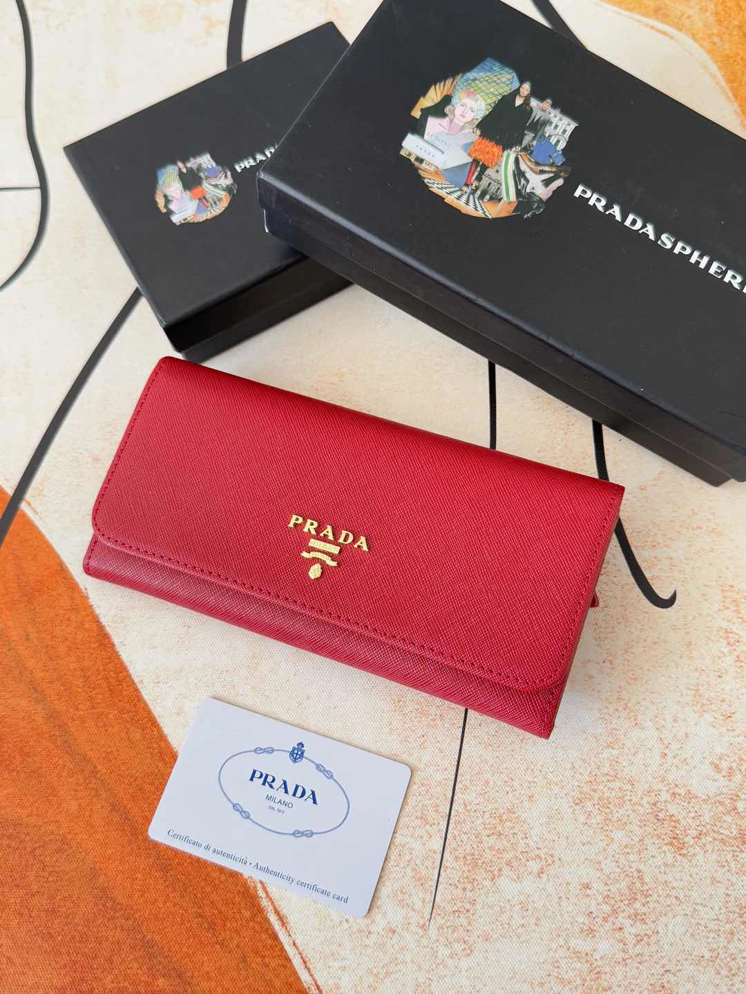 プラダ「PRADA」 サフィアーノレザー 財布 ネイビー