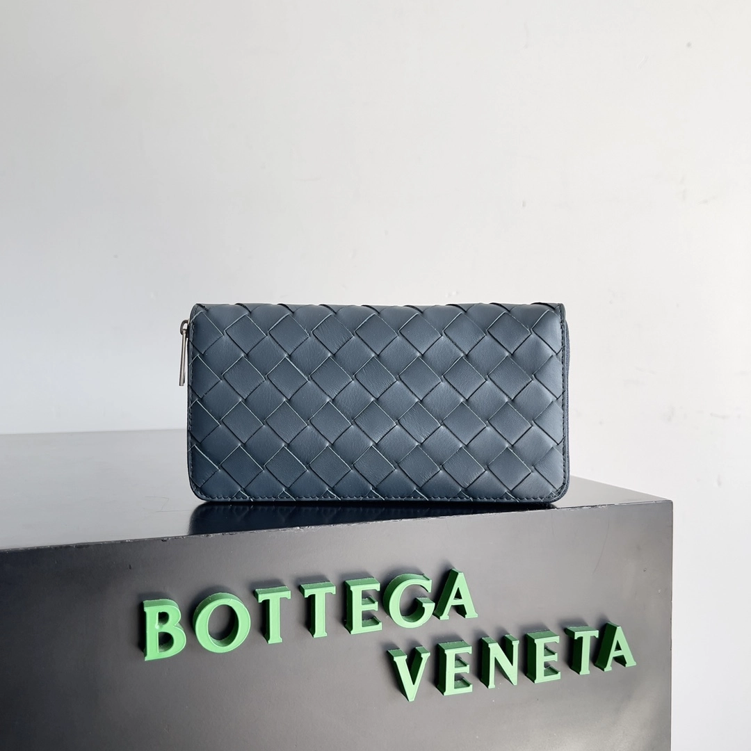 ボッテガ?ヴェネタ「Bottega Veneta」 カセット ロングウォレット