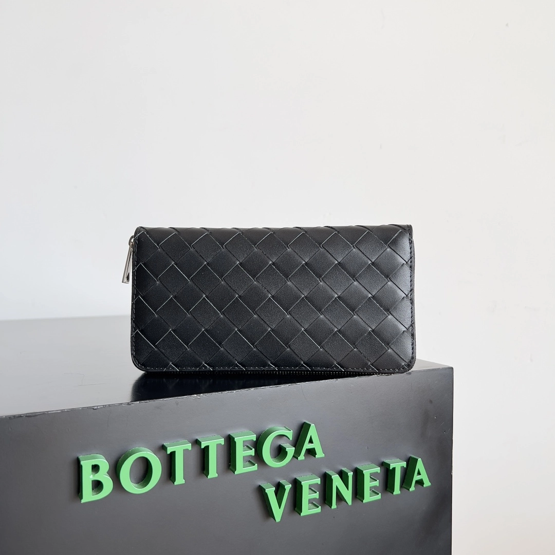 ボッテガ?ヴェネタ「Bottega Veneta」 カセット ロングウォレット