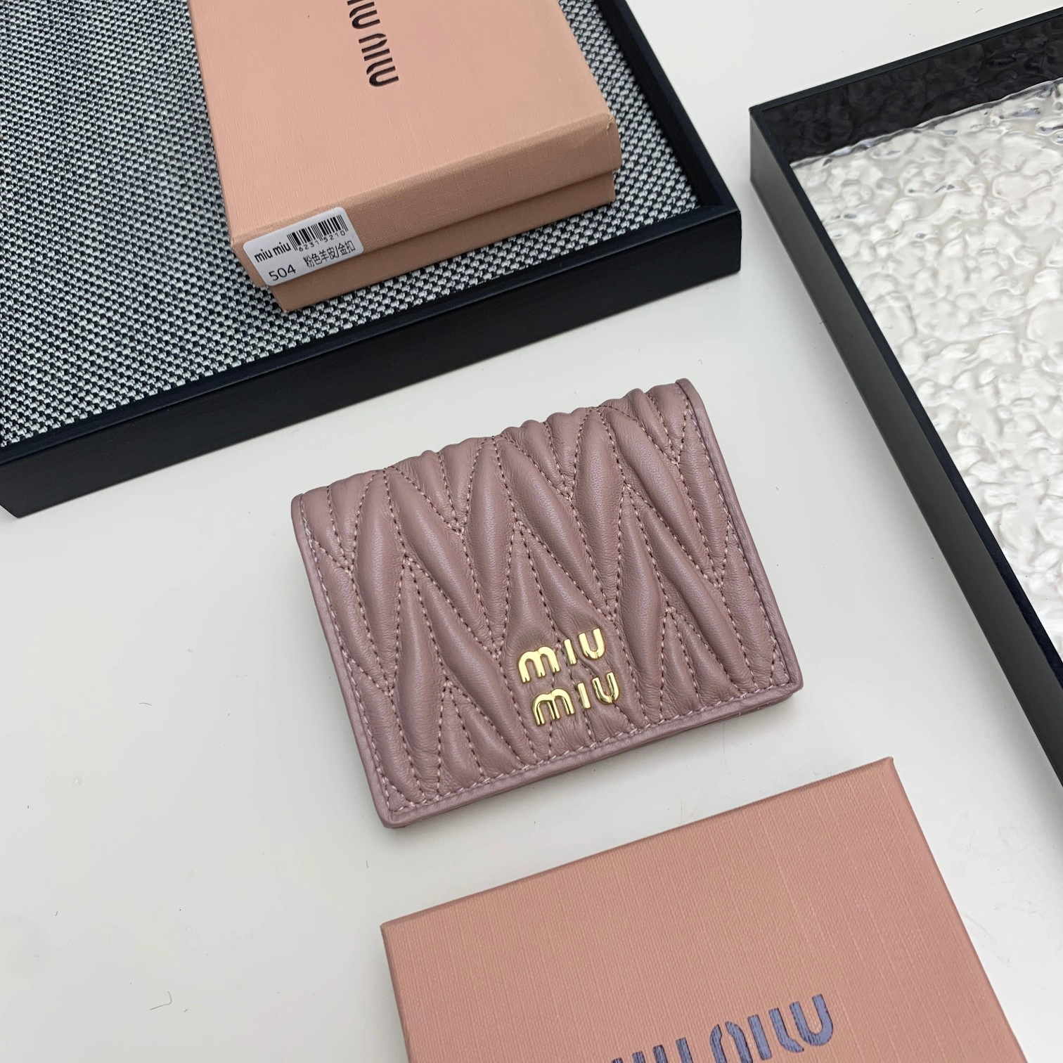ミュウミュウ「Miu Miu」マテラッセレザー 折り財布