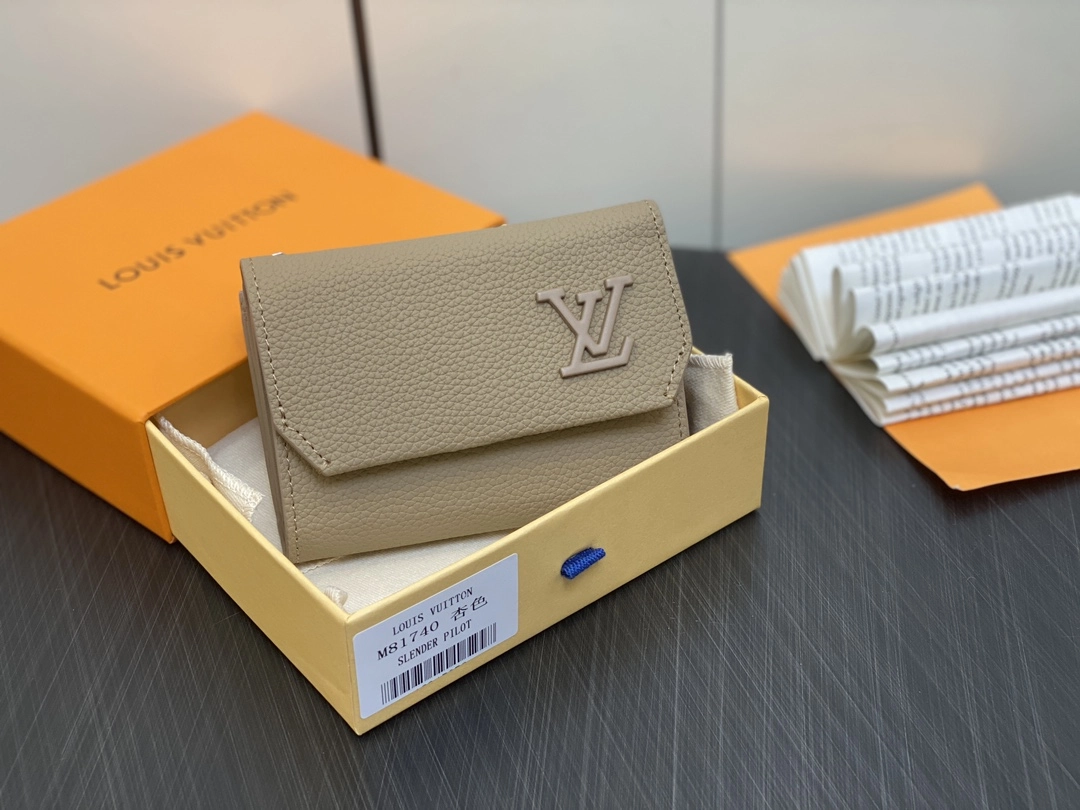 ルイ・ヴィトン「Louis Vuitton」ポルトフォイユ・パイロット