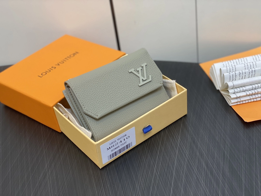 ルイ・ヴィトン「Louis Vuitton」ポルトフォイユ・パイロット