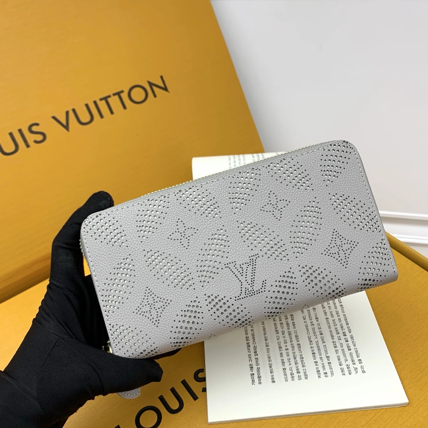 【限定特価】ルイ・ヴィトン ジッピー・ウォレット ラウンドジップ長財布