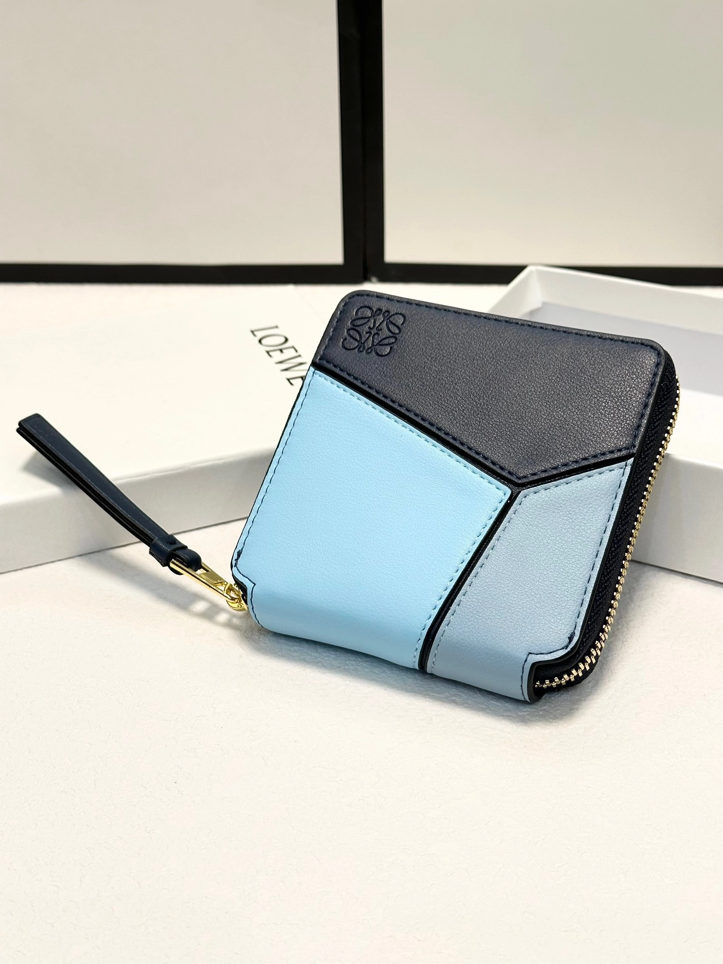 ロエベ「LOEWE」アナグラム コンティネンタル ウォレット 4色