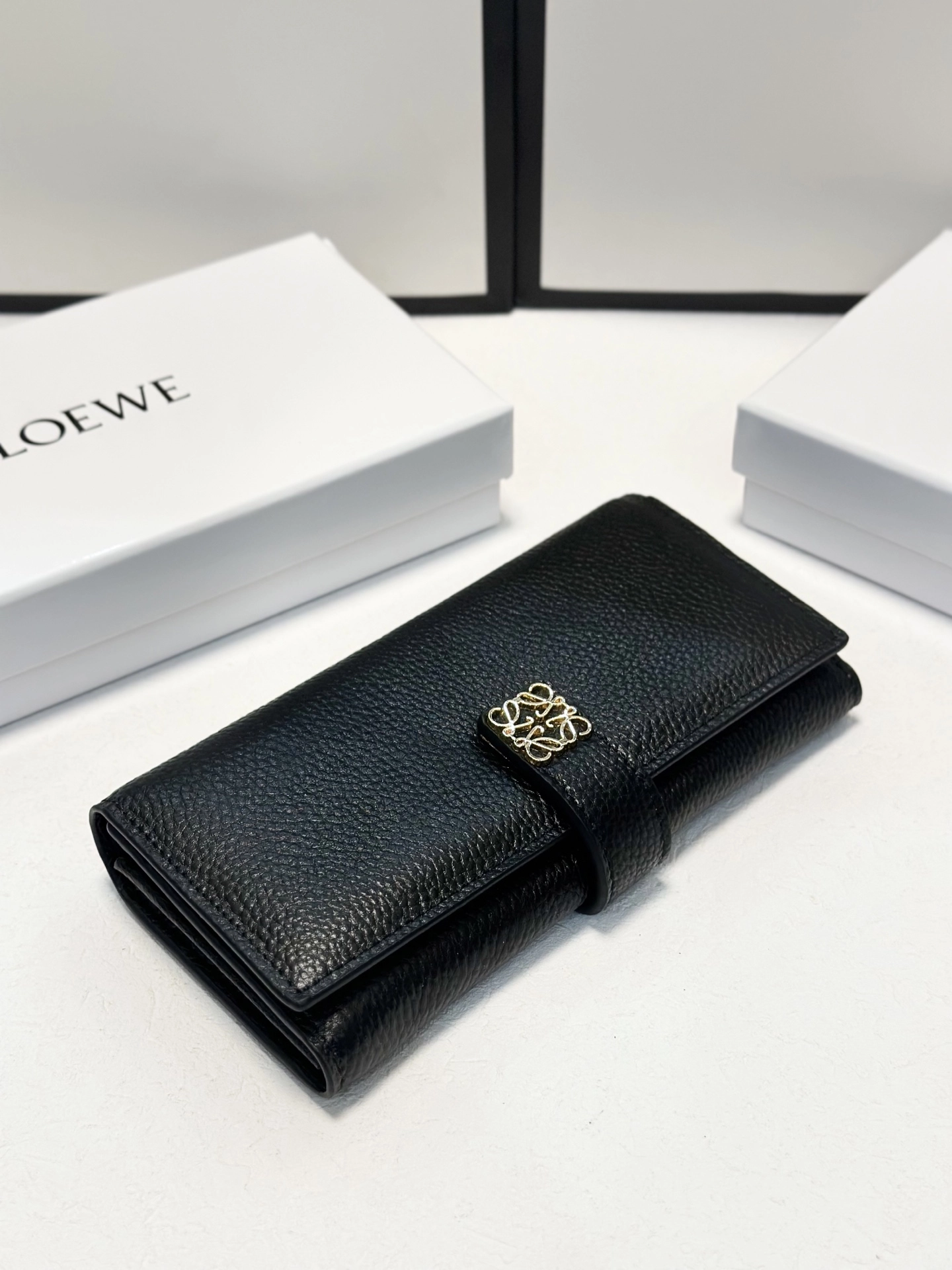 ロエベ「LOEWE」アナグラム コンティネンタル ウォレット（ペブルグレインカーフ）