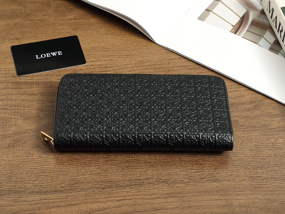 ロエベ「LOEWE」ジッパー付き財布 5色