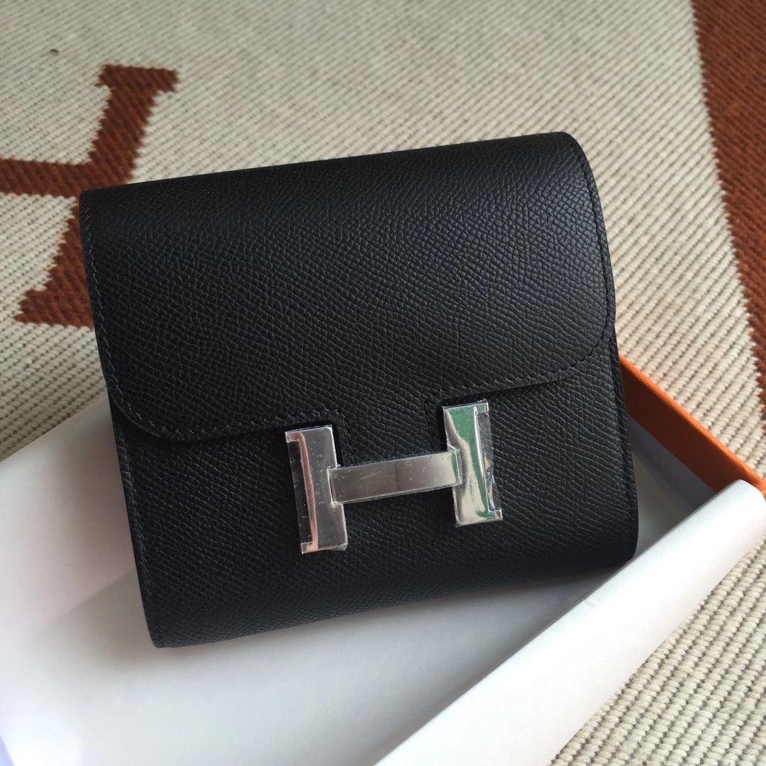【希少入荷】エルメス Constance Compact 二つ折り短財布「携帯便利」