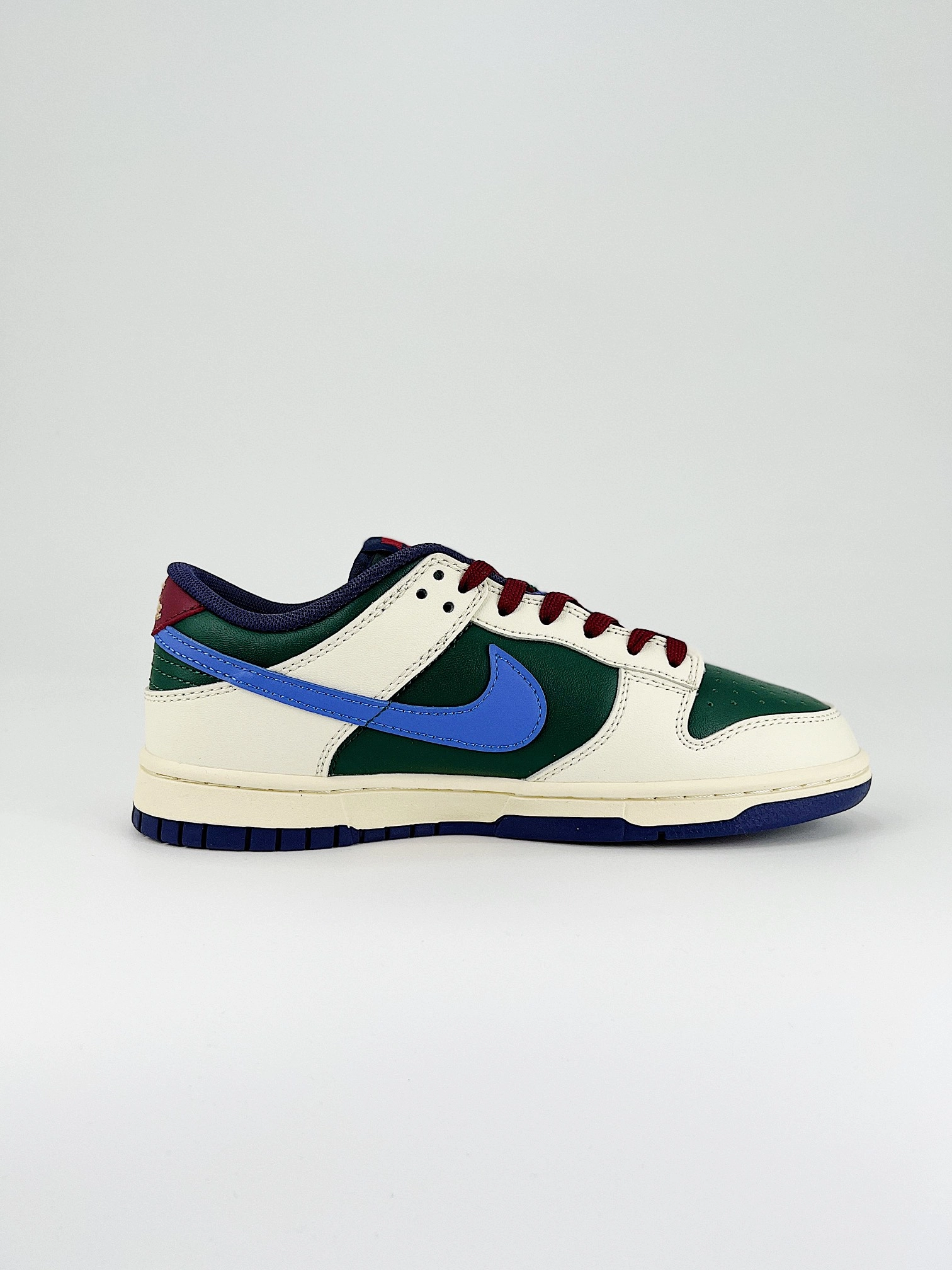 「コラボモデル」Gucci x Nike Dunk Low ボルドーカラー オウバンスニーカー