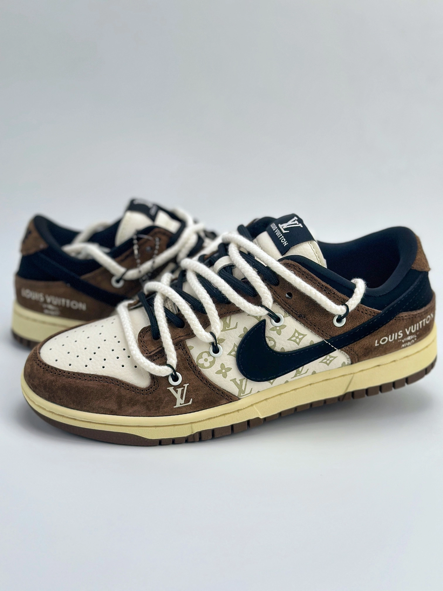 ルイ・ヴィトン × ナイキ Dunk Low コラボカスタム レトロテイスト コーデ万能トレンドスニーカー「LV Nike」