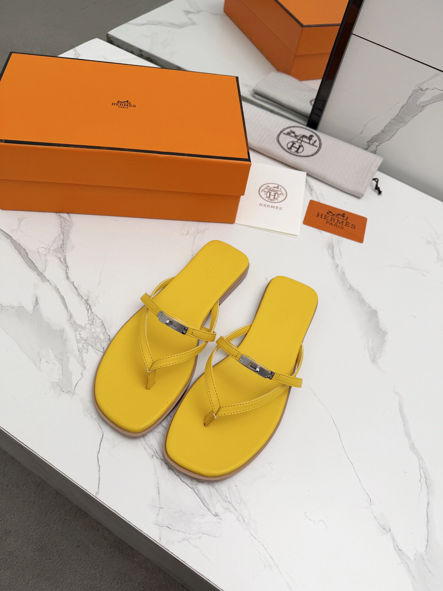エルメス Hermès サマーモデル リラックスサンダル