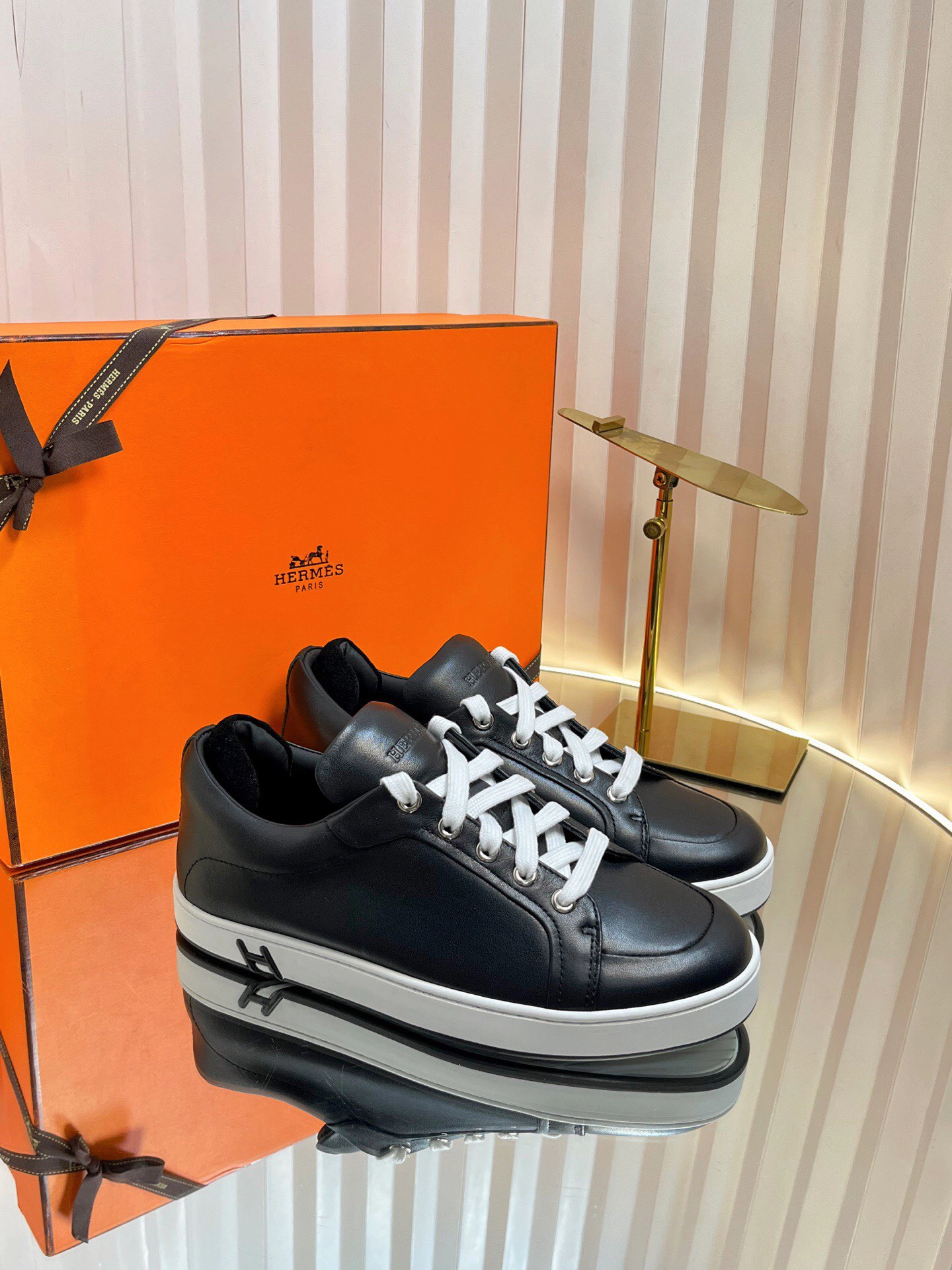 エルメス キッドシリーズ カジュアルスニーカー「Kid sneaker」