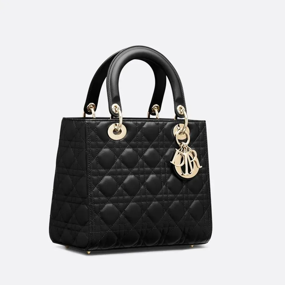 【Dior】大注目！世界的セレブも夢中になるLADY DIOR ミディアムバッグが登場！朝比奈彩さん、新木優子さん、中村アンさんも愛用！