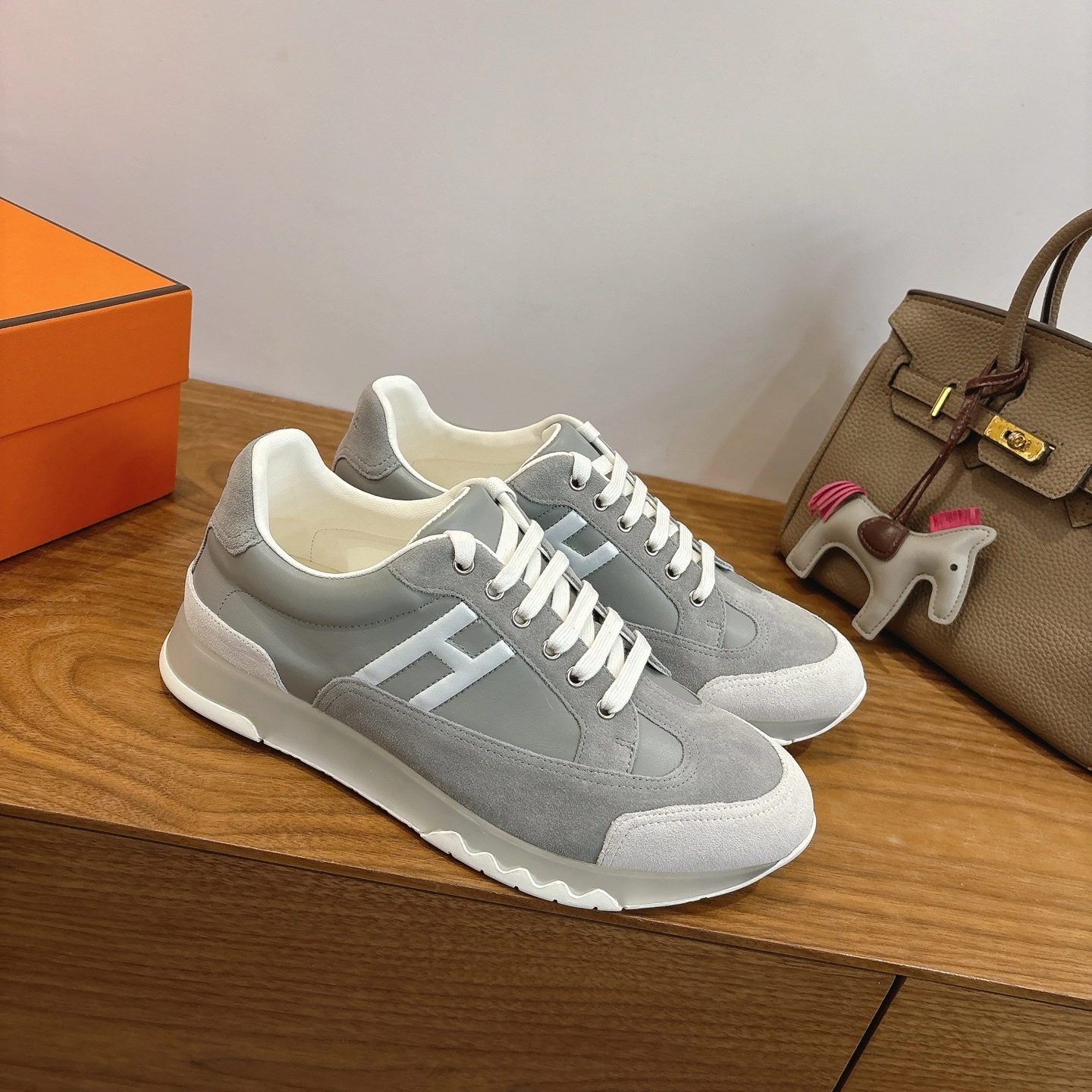 エルメス トレイルシリーズ カジュアルスニーカー「Trail sneaker」