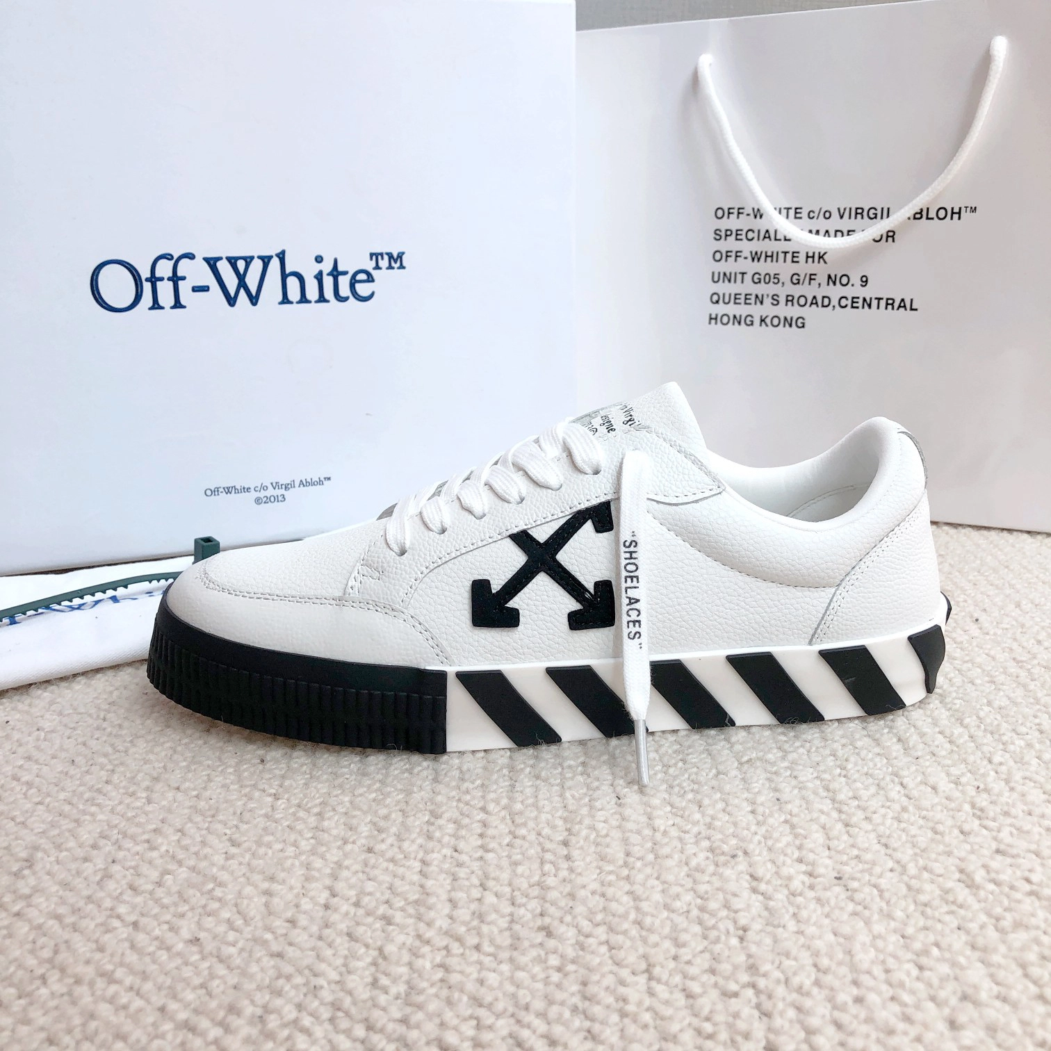 オフホワイト Vulc ローカット カジュアルスケートシューズ