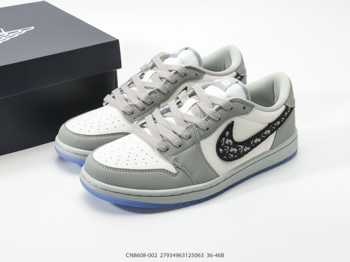 ディオール × エアジョーダン 1 ロー スニーカー「Dior x Nike限定コラボモデル」