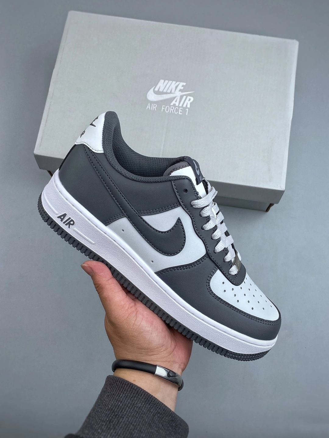 ナイキ エア フォース 1 トレンドスニーカー「Nike Air Force 1」