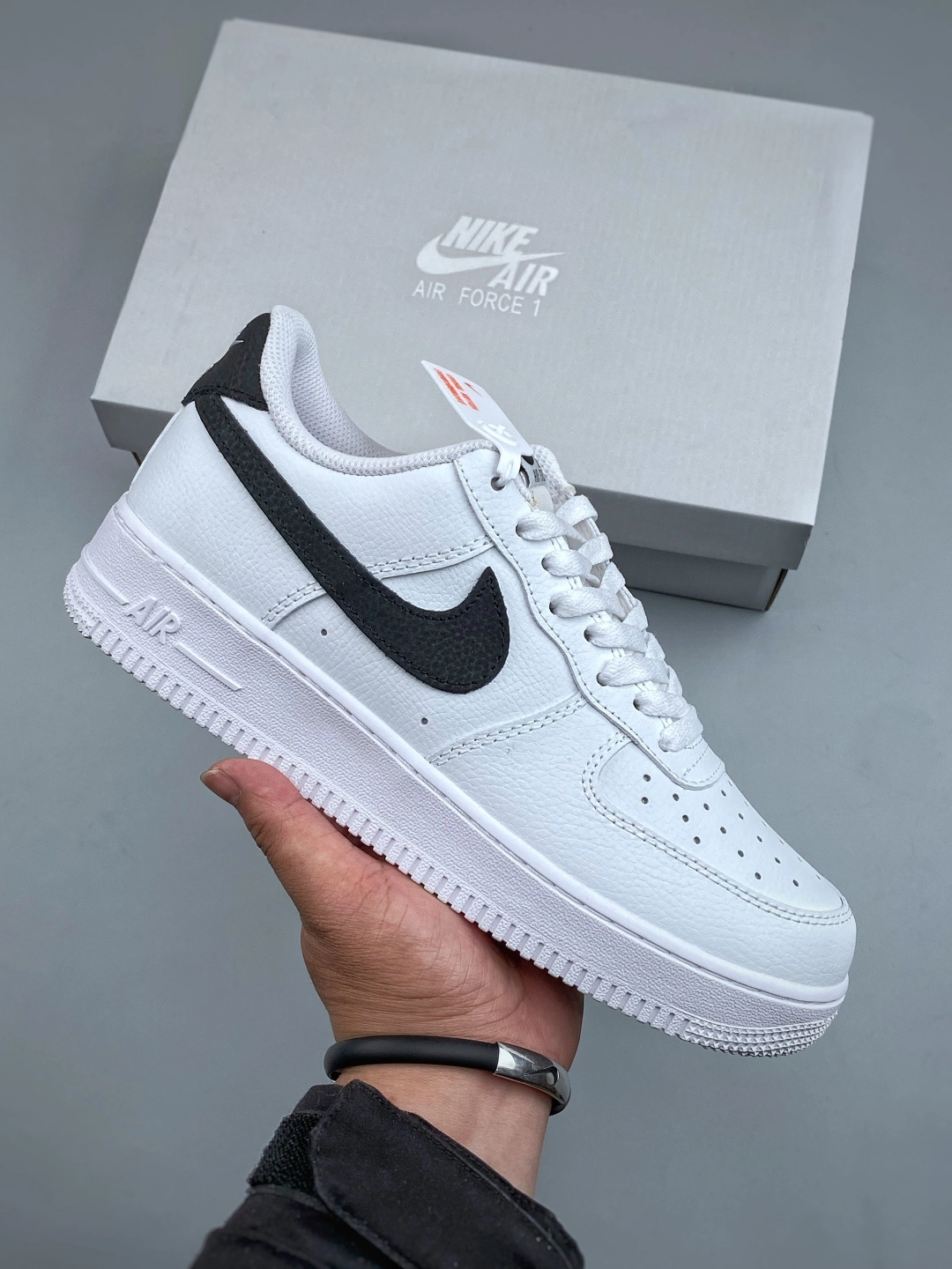 ナイキ エア フォース 1 トレンドスニーカー「Nike Air Force 1」