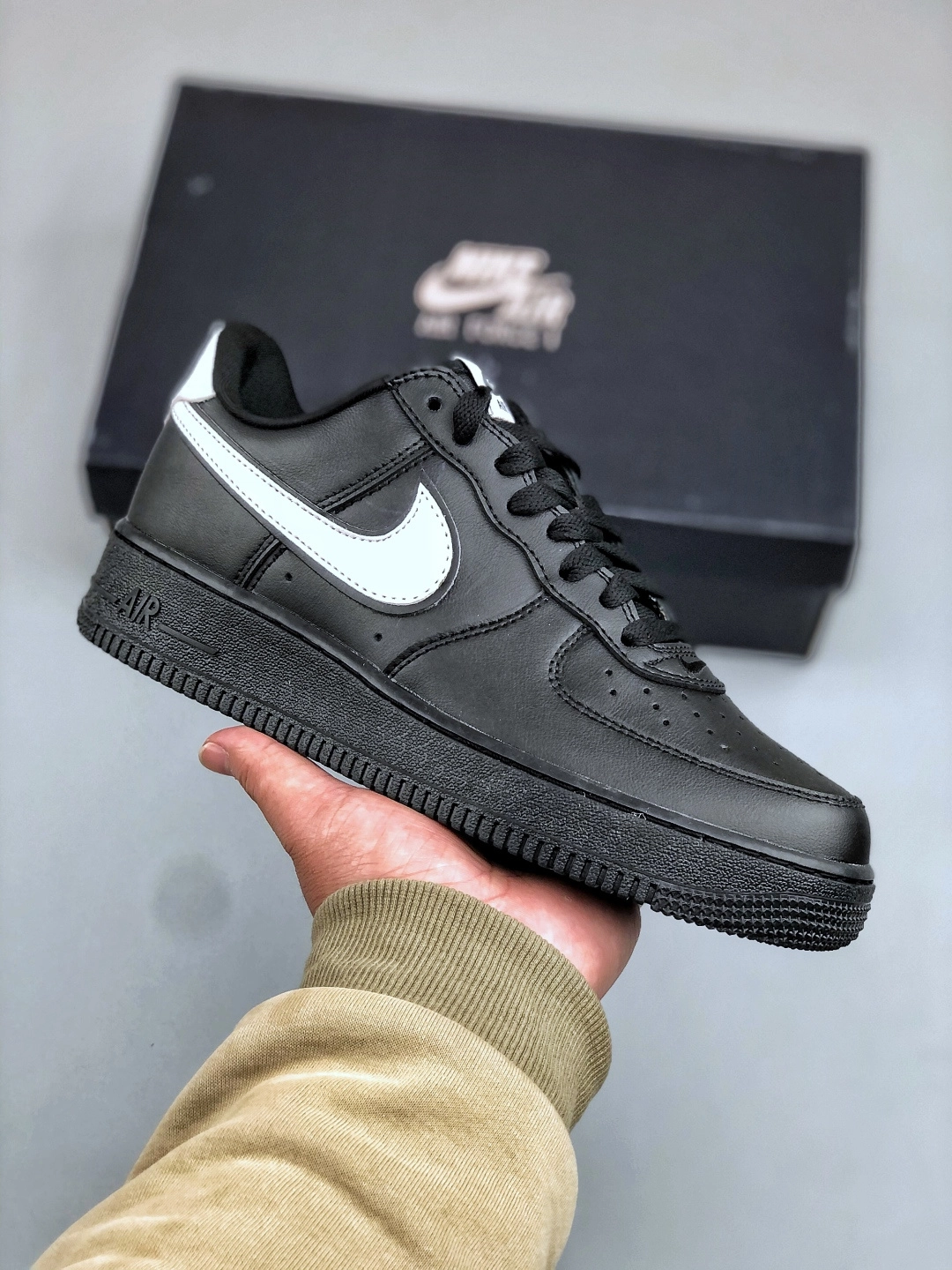ナイキ エア フォース 1 トレンドスニーカー「Nike Air Force 1」