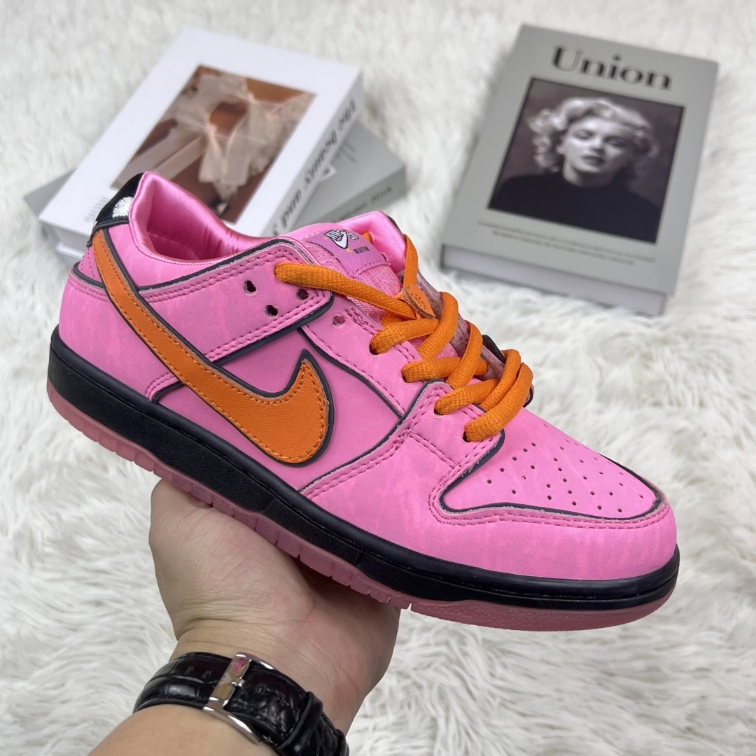 ルイ・ヴィトン × ナイキ Dunk Low コラボカスタム レトロテイスト コーデ万能トレンドスニーカー「LV Nike」