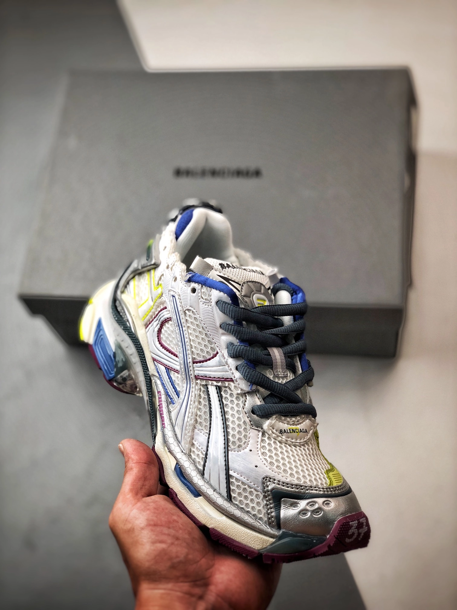 バレンシアガ ランナー スニーカー「Runner Sneaker」