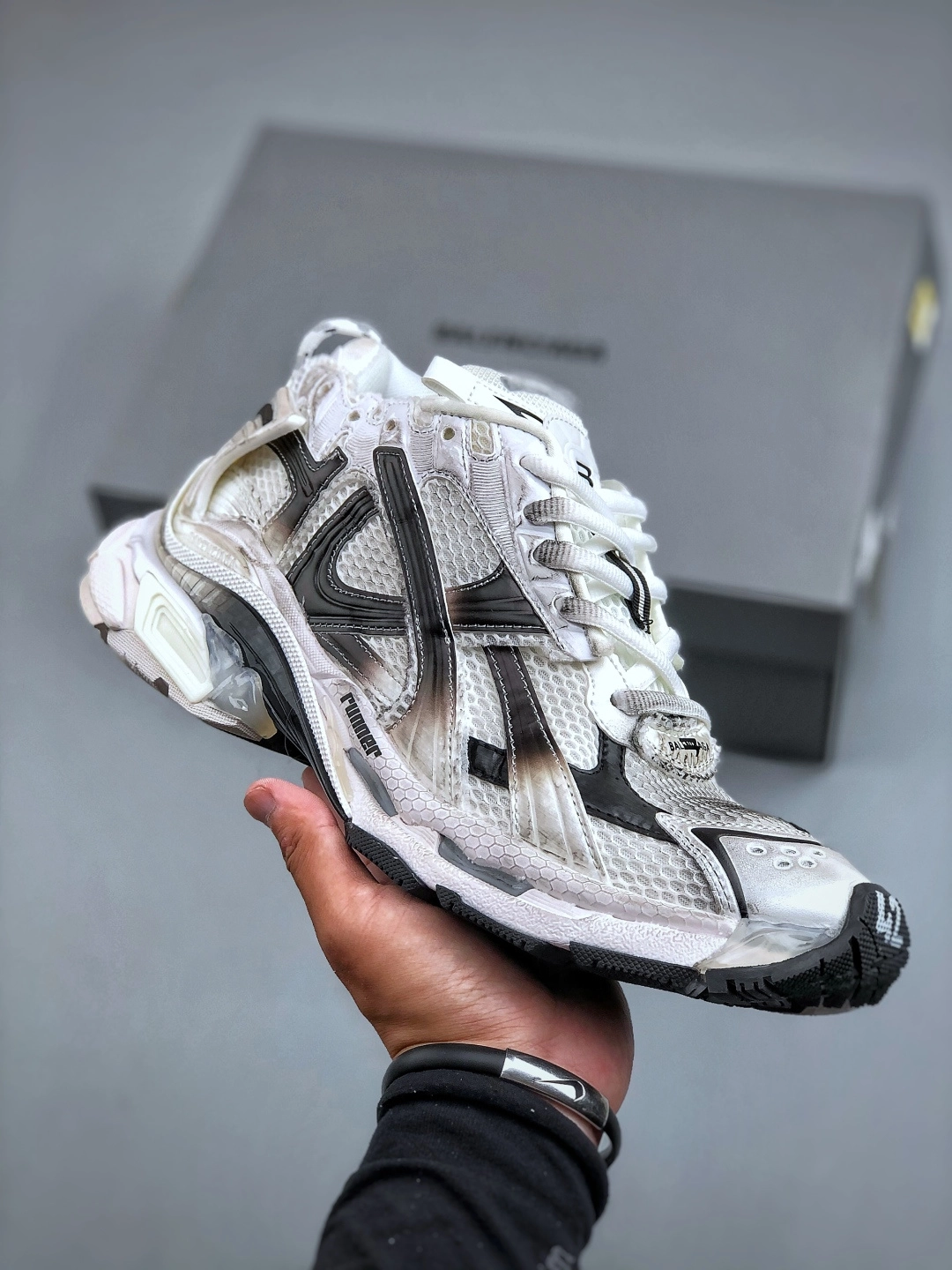 バレンシアガ ランナー スニーカー「Runner Sneaker」